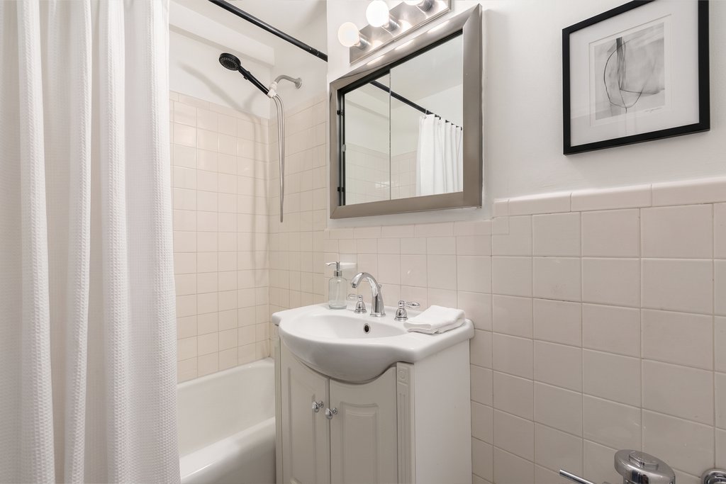 200 East 36th Street, Unit 12A photo 6