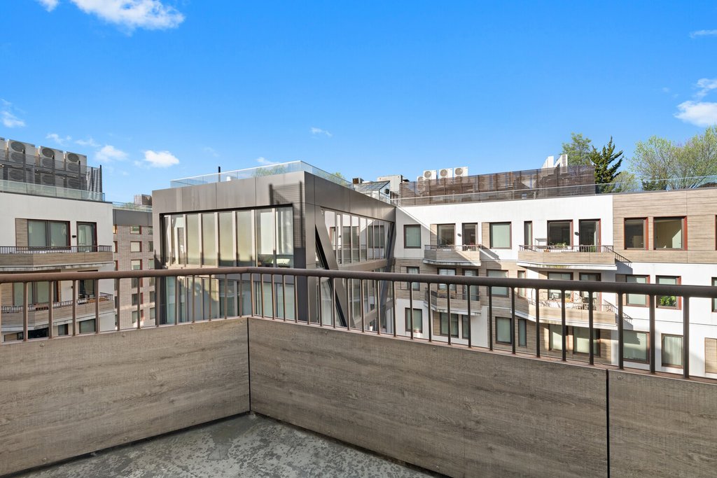 54 Noll Street, Unit 772