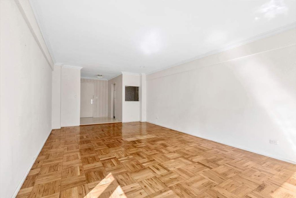 425 East 63rd Street, Unit E9G photo 4