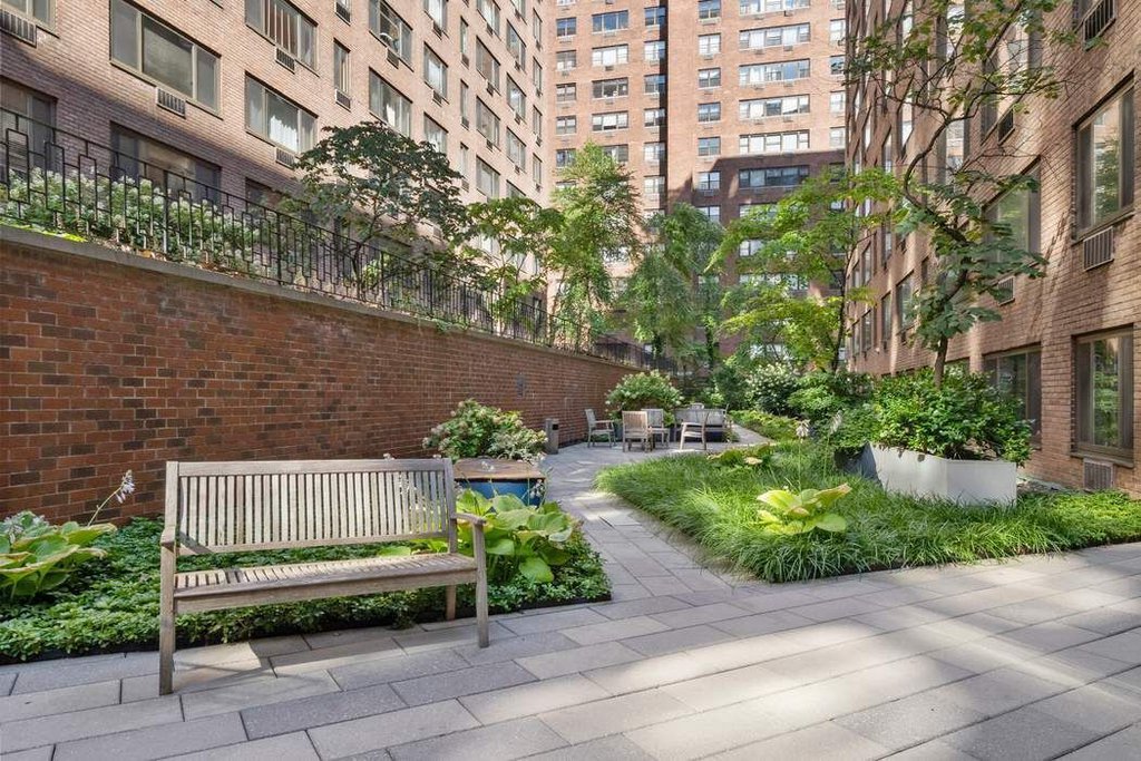 425 East 63rd Street, Unit E9G photo 10
