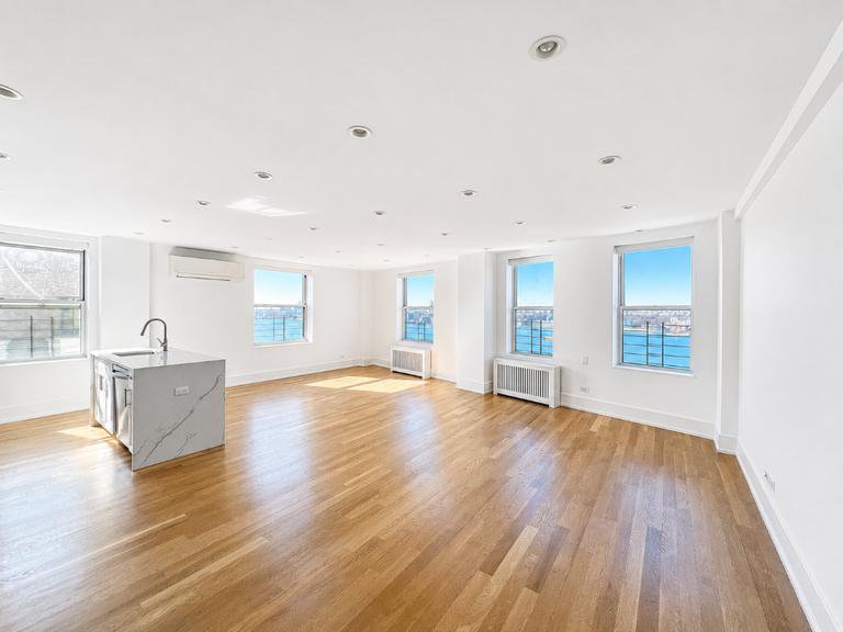 290 Riverside Drive, Unit 15B photo 2