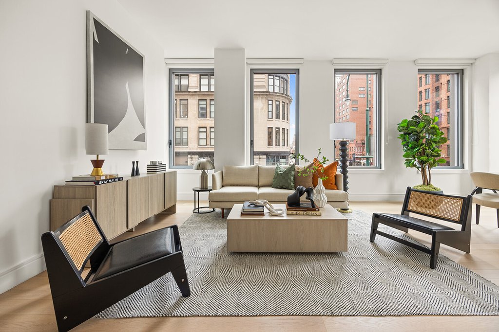 540 Sixth Avenue, Unit 2D photo 3