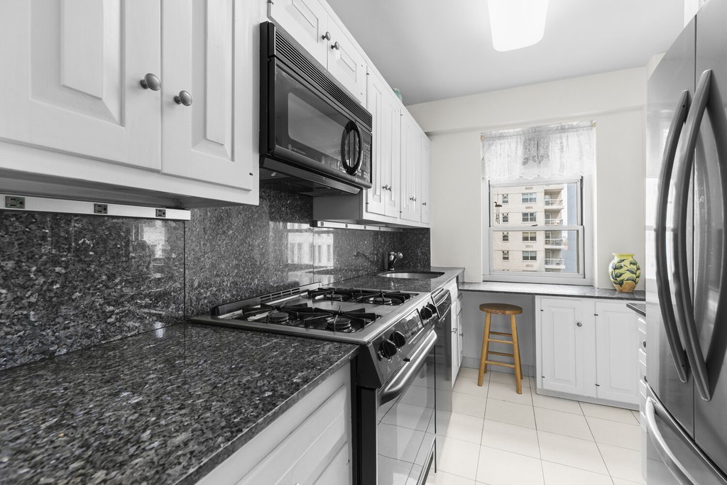 70 East 10th Street, Unit 10L photo 5