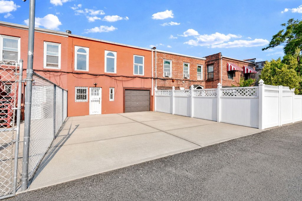 252 East 45th Street – For Sale photo 35