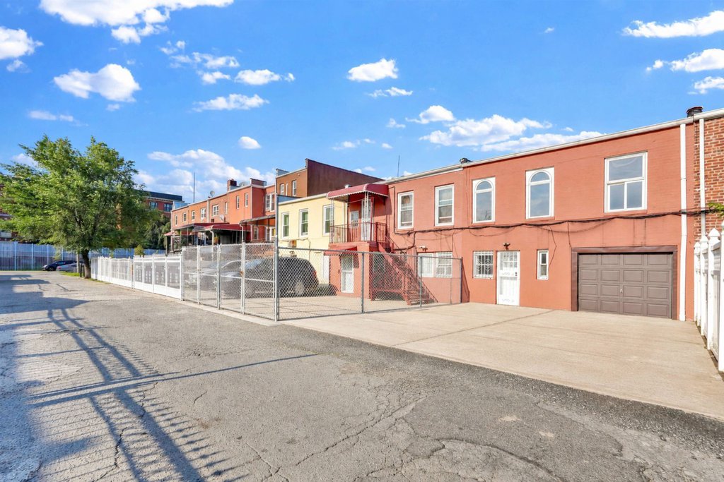252 East 45th Street – For Sale photo 37