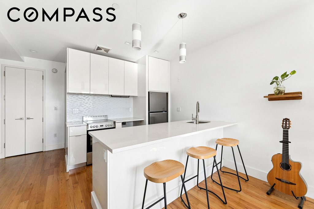 1059 Manhattan Avenue, Unit 4C photo 3