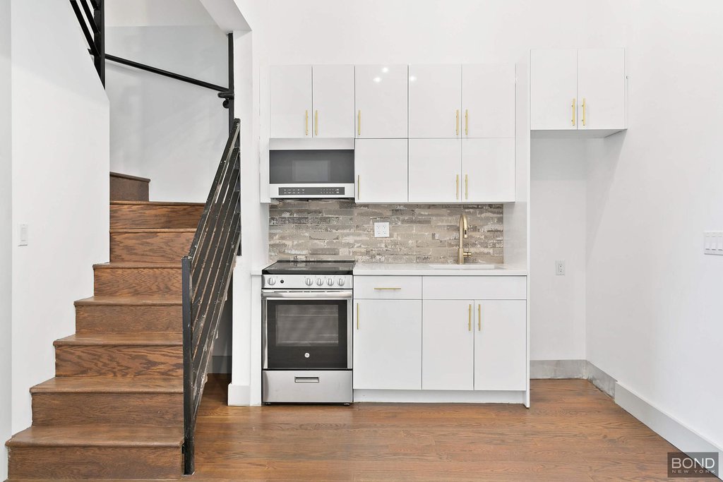 894 New York Avenue, Unit 3B photo 2