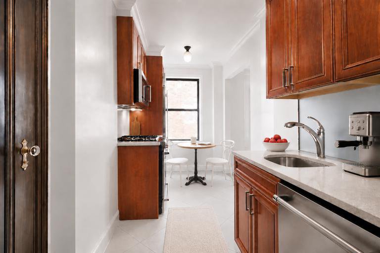 98 Riverside Drive, Unit 2G photo 3