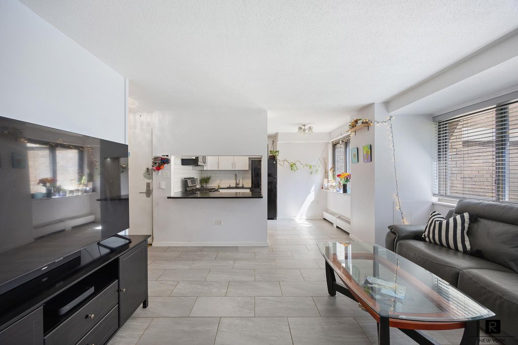 77 Fulton Street, Unit 8G