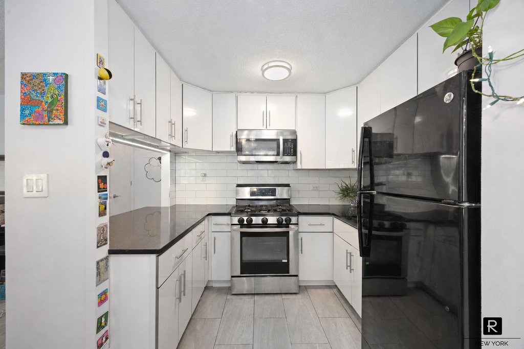 77 Fulton Street, Unit 8G photo 3