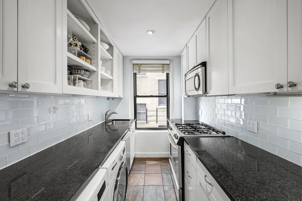 36 West 84th Street, Unit 4A photo 4