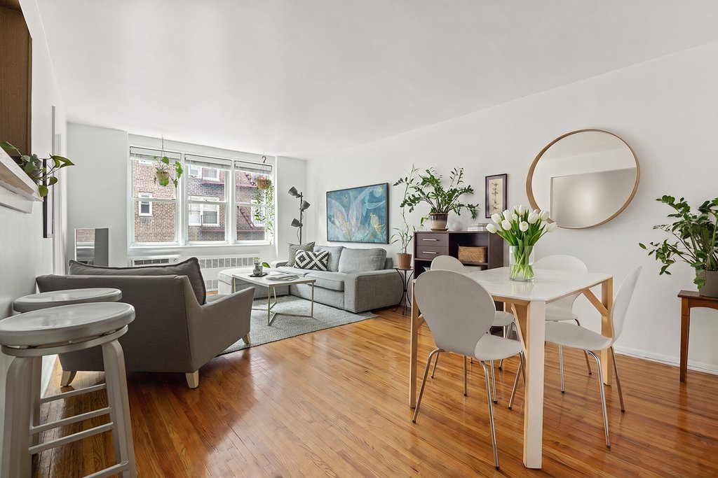 400 East 17th Street, Unit 512 photo 2