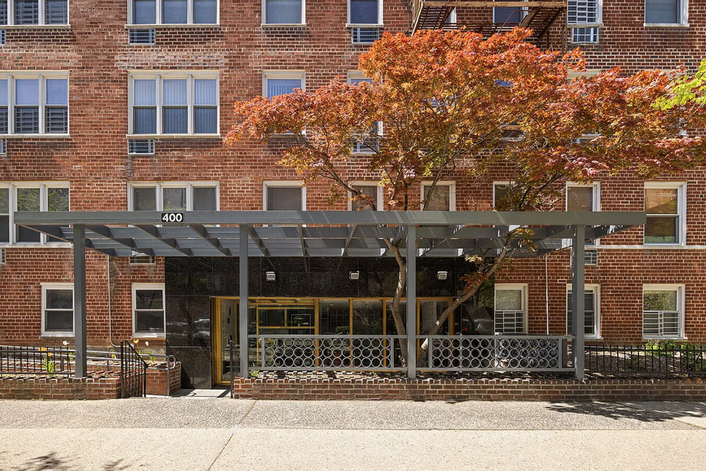 400 East 17th Street, Unit 512 photo 8