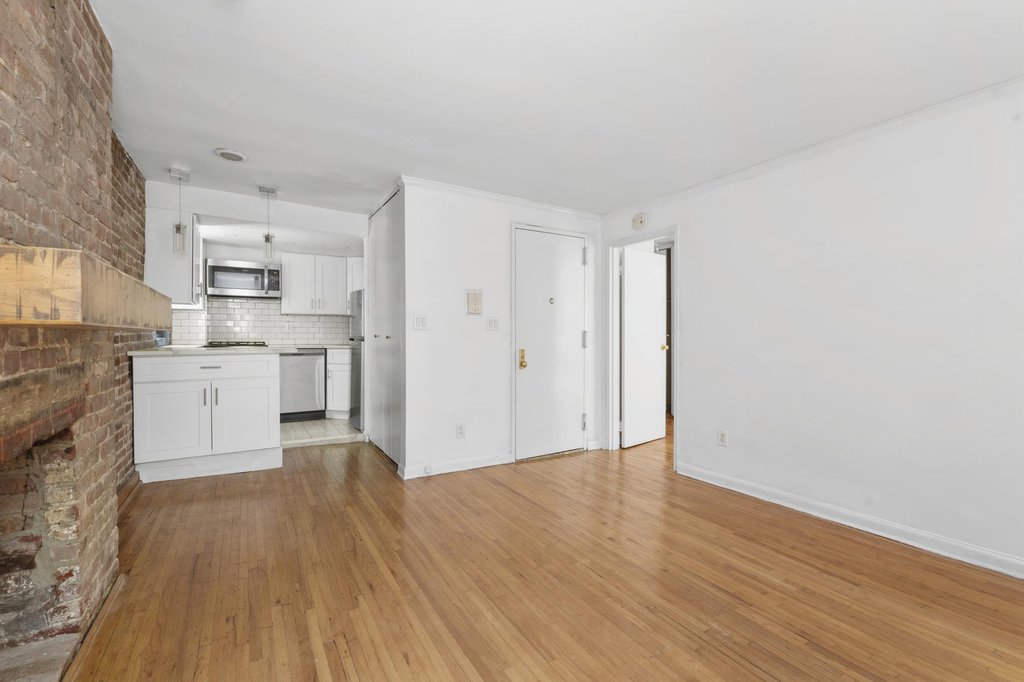 323 East 21st Street, Unit M4 photo 6