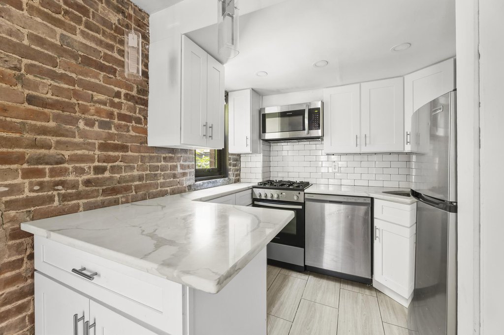 323 East 21st Street, Unit M4 photo 9