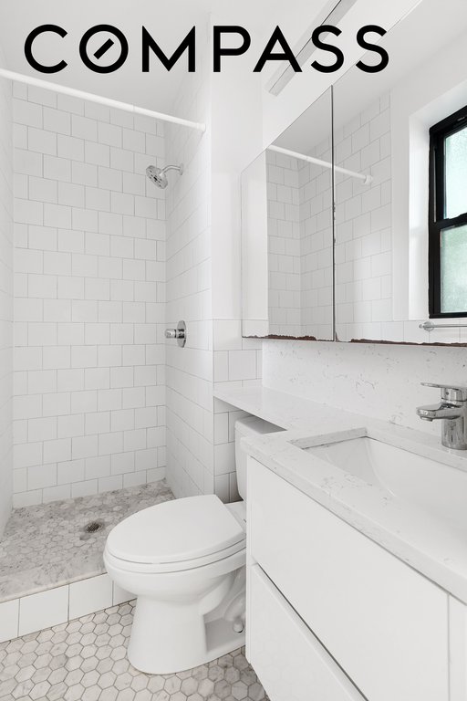 35 Clarkson AVENUE, Unit A4 photo 4