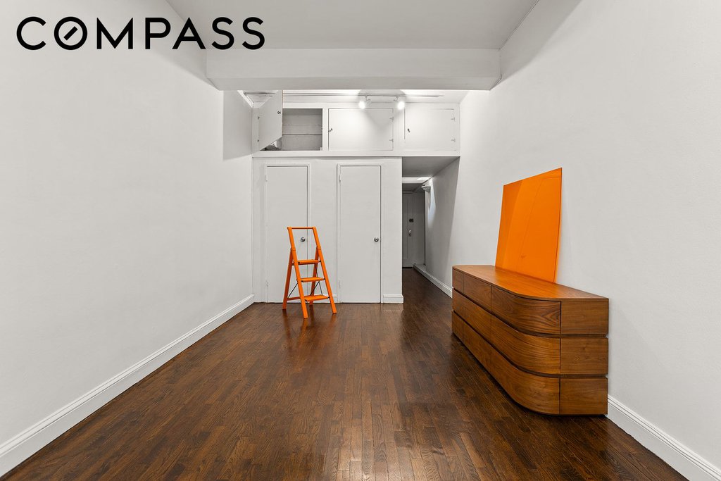180 Thompson Street, Unit LE photo 2