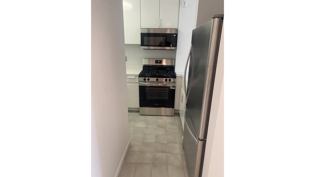 236 East 47th Street, Unit 15E photo 9