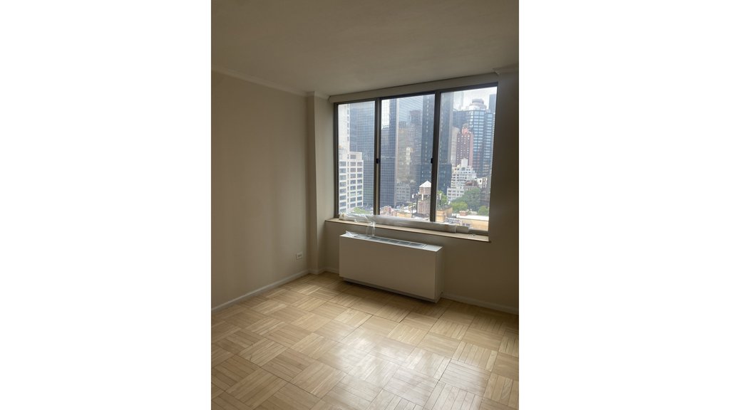 236 East 47th Street, Unit 15E photo 15
