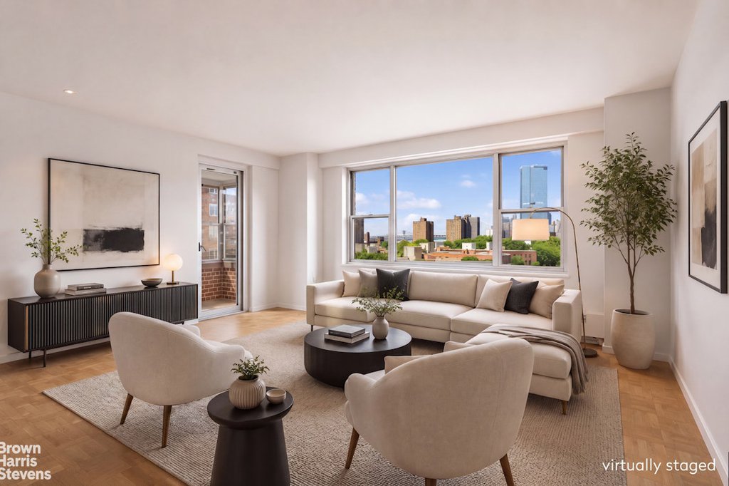 572 Grand Street, Unit G907