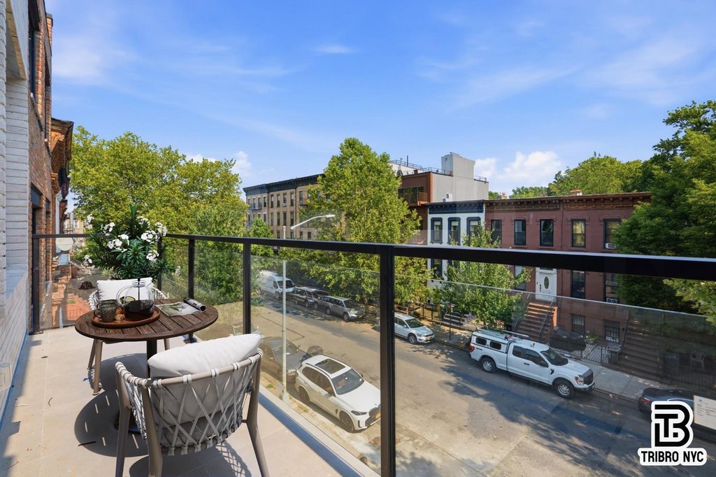 461 Lexington Avenue, Unit 3L photo 2
