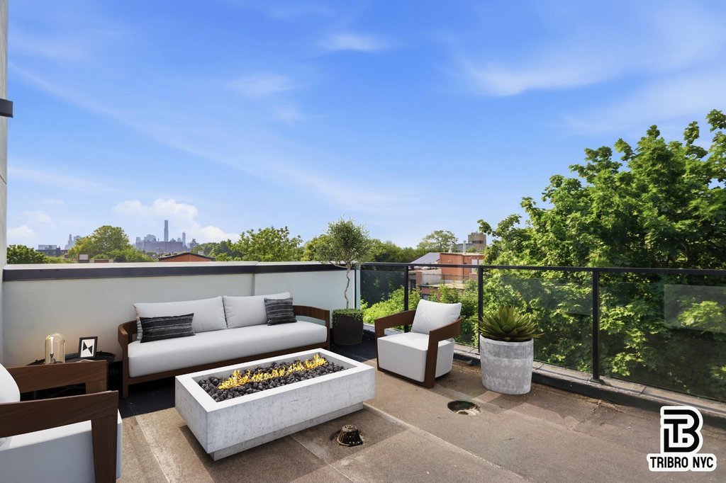 461 Lexington Avenue, Unit 4