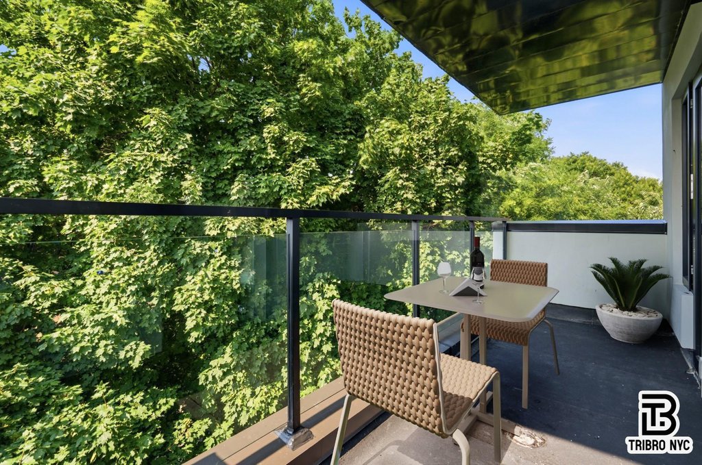461 Lexington Avenue, Unit 4 photo 2