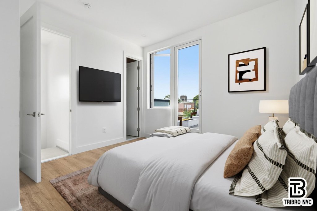 461 Lexington Avenue, Unit 4 photo 9