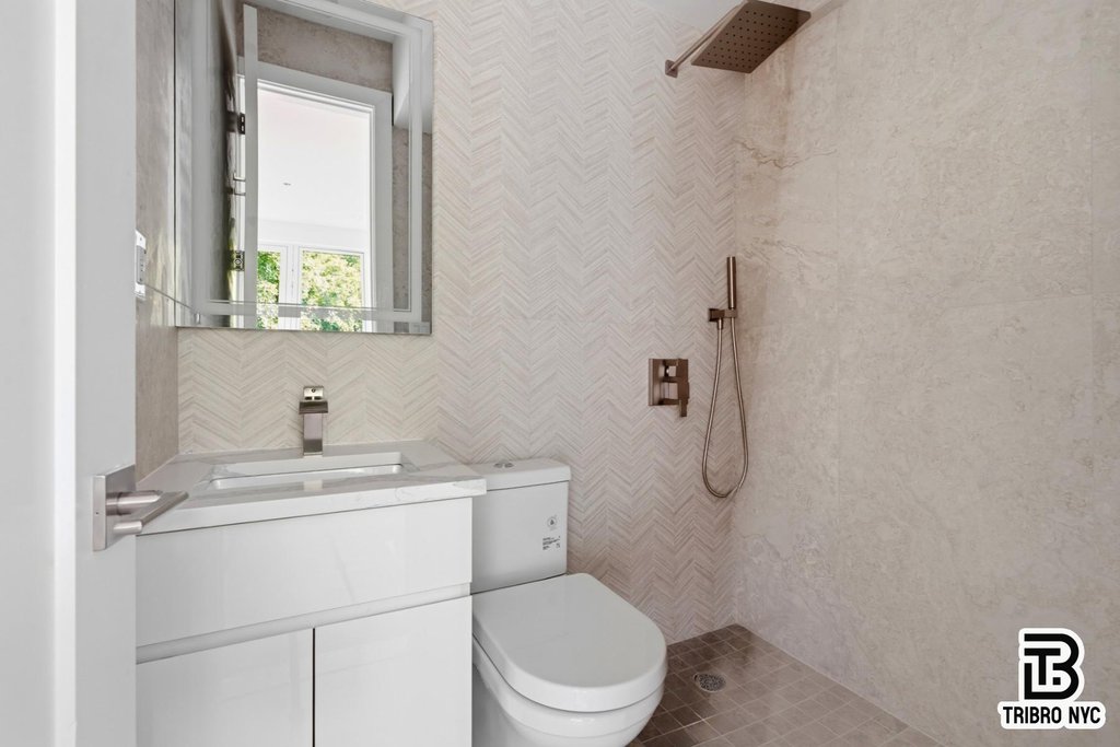 461 Lexington Avenue, Unit 4 photo 13