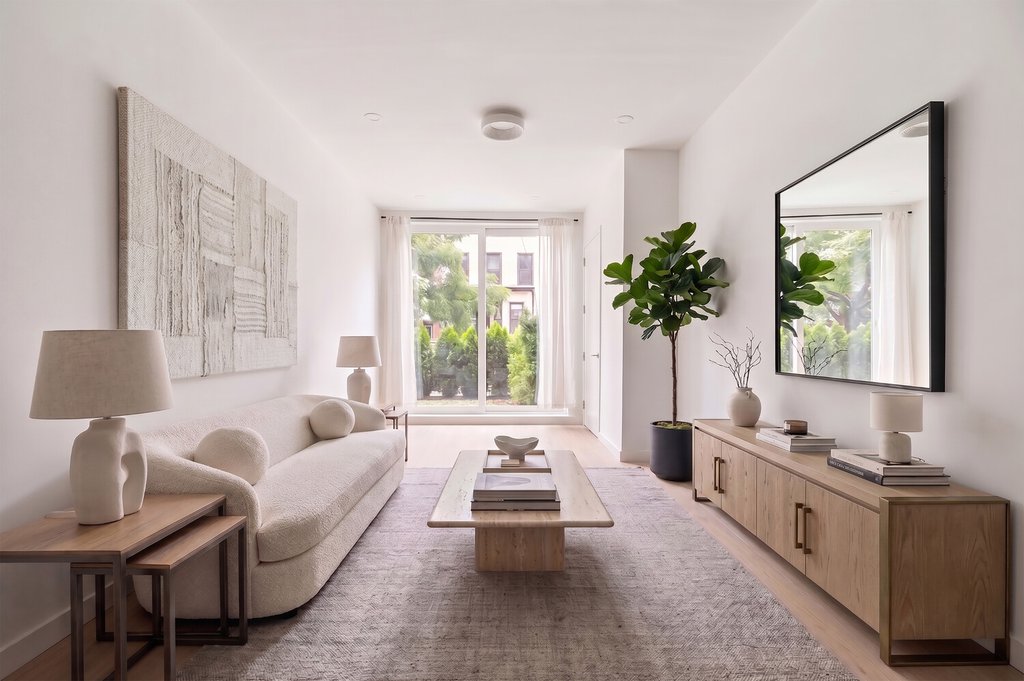 48 Stanhope Street, Unit 1F