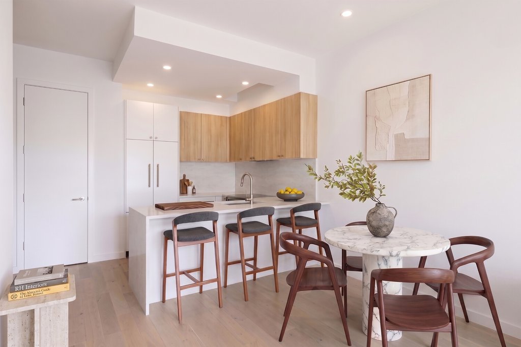 48 Stanhope Street, Unit 2F photo 3