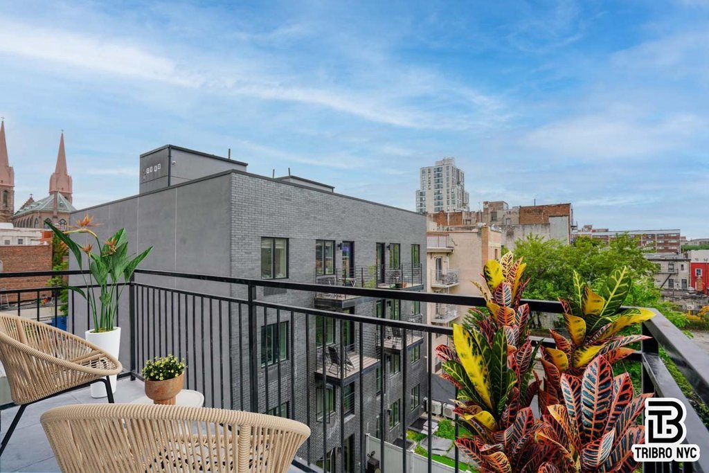 416 Lorimer Street, Unit 3L
