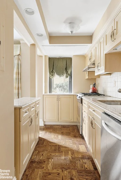 860 Fifth Avenue, Unit 2G photo 4