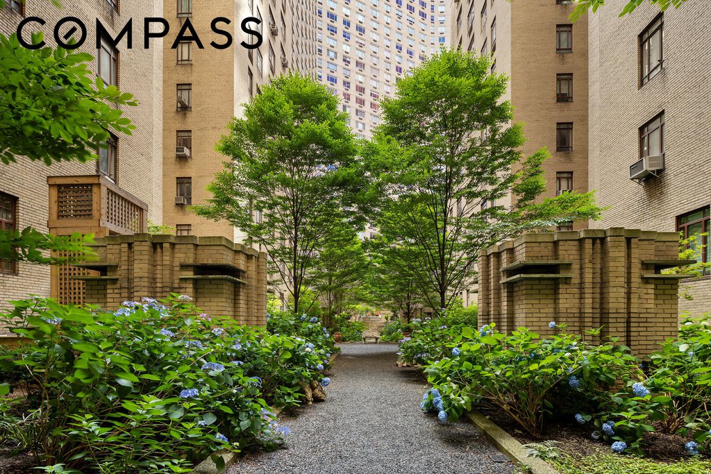 25 Central Park West, Unit 17RU photo 22