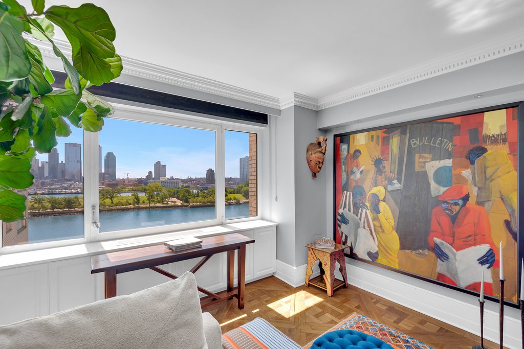 45 Sutton Place South, Unit 10H photo 2