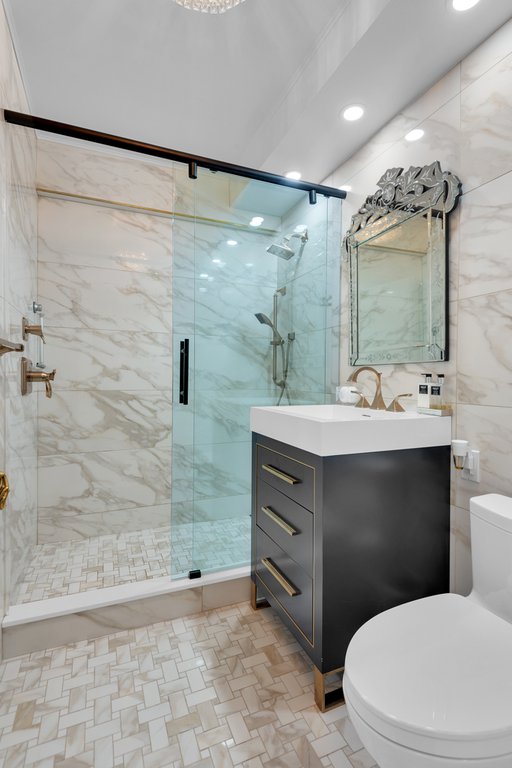 45 Sutton Place South, Unit 10H photo 10