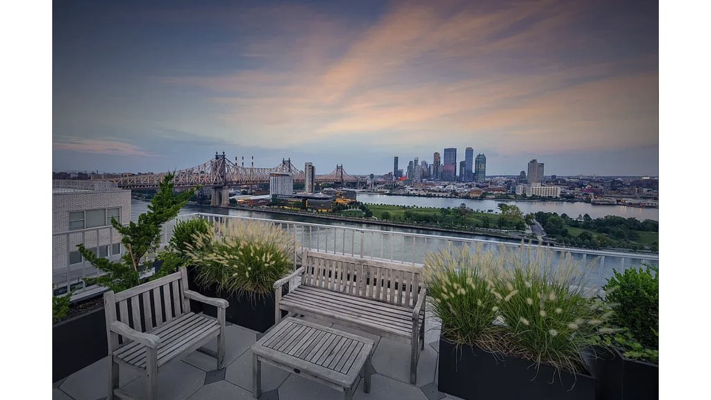 45 Sutton Place South, Unit 10H photo 17