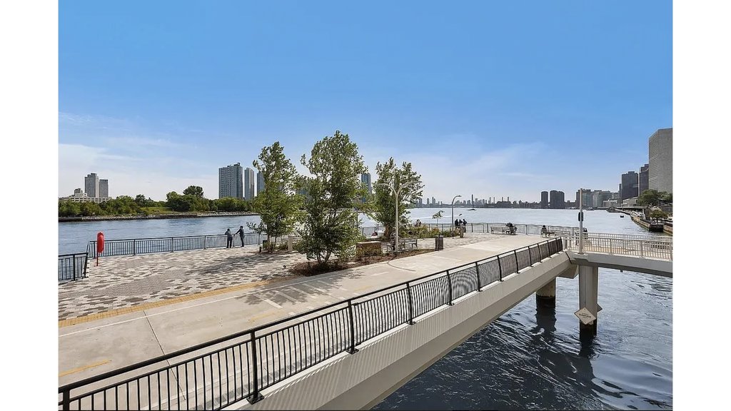45 Sutton Place South, Unit 10H photo 22