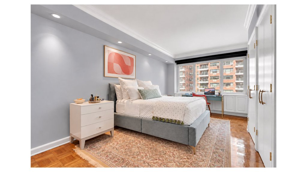 45 Sutton Place South, Unit 10H photo 9