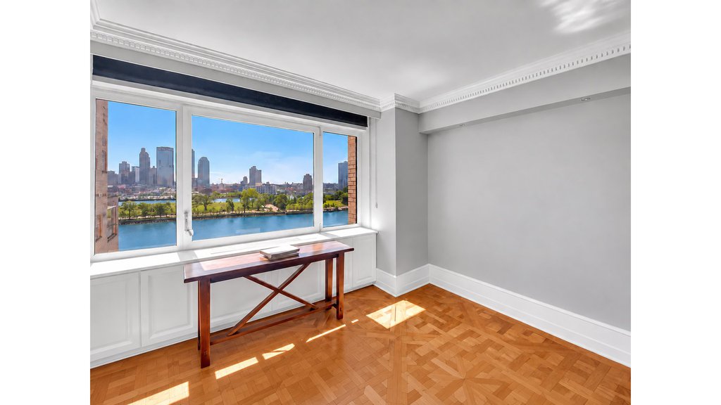 45 Sutton Place South, Unit 10H photo 12