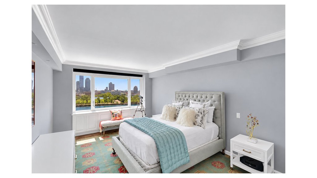 45 Sutton Place South, Unit 10H photo 25