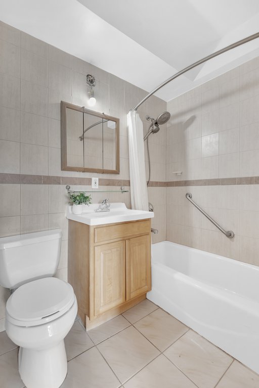 34 Plaza Street East, Unit 607 photo 9