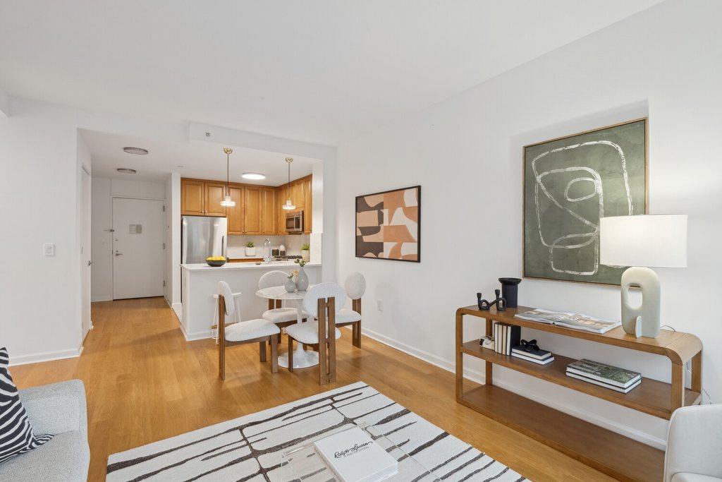425 Main Street, Unit 8A photo 3