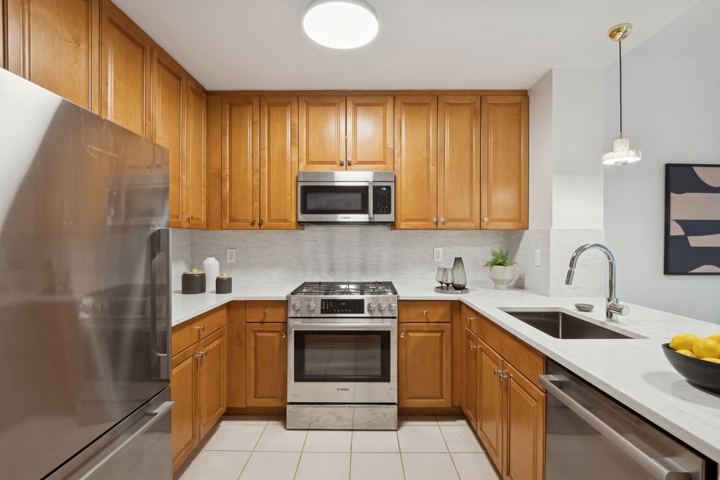 425 Main Street, Unit 8A photo 5