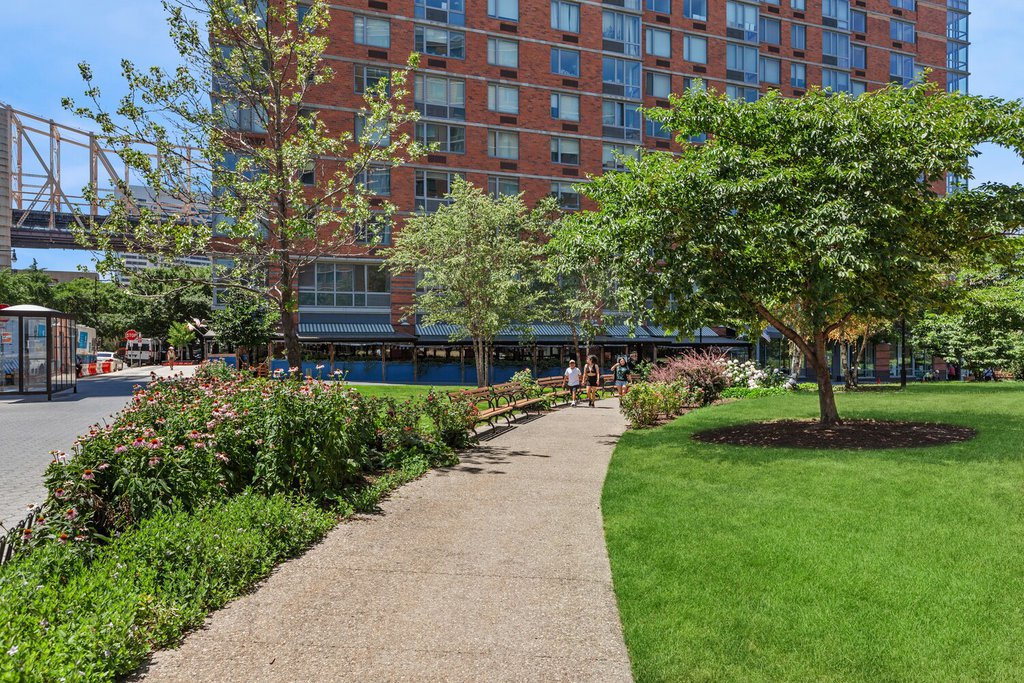 425 Main Street, Unit 8A photo 23