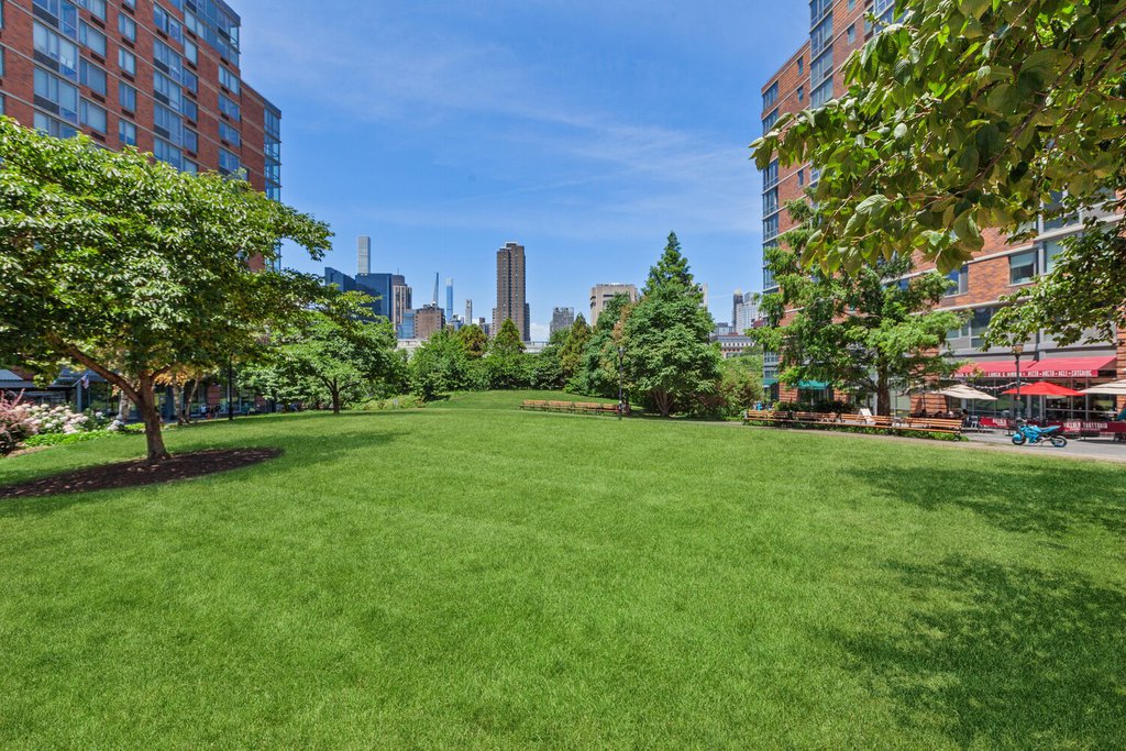 425 Main Street, Unit 8A photo 25