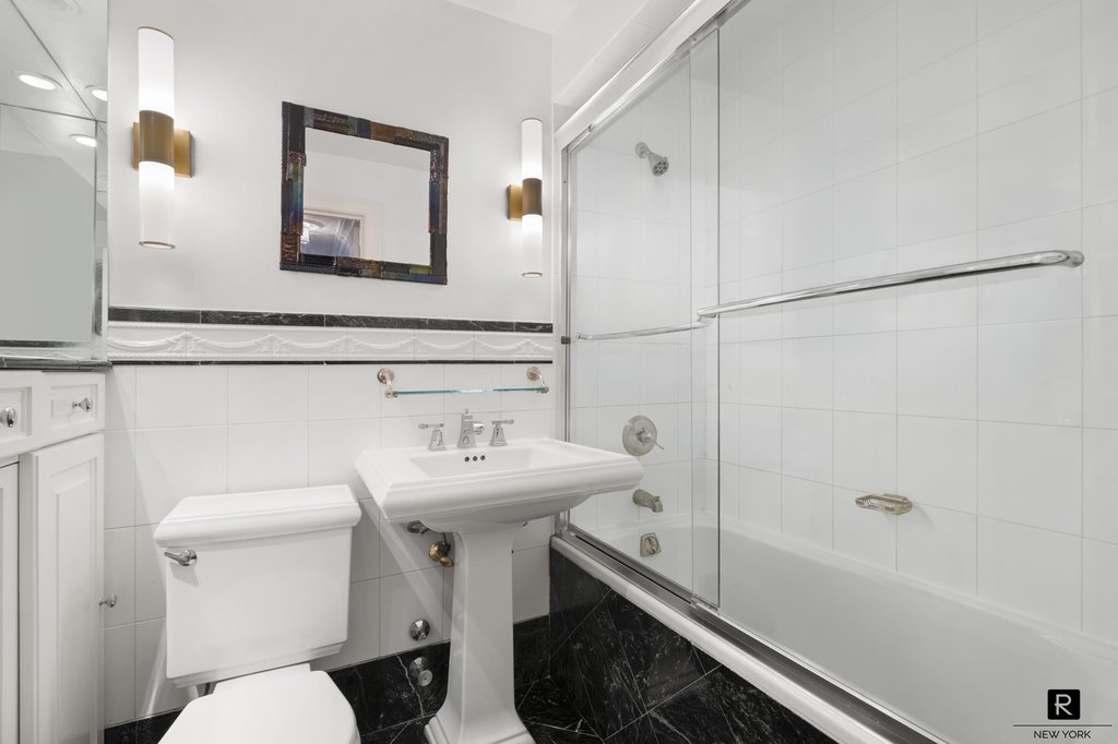 196 East 75th Street, Unit 5D photo 7