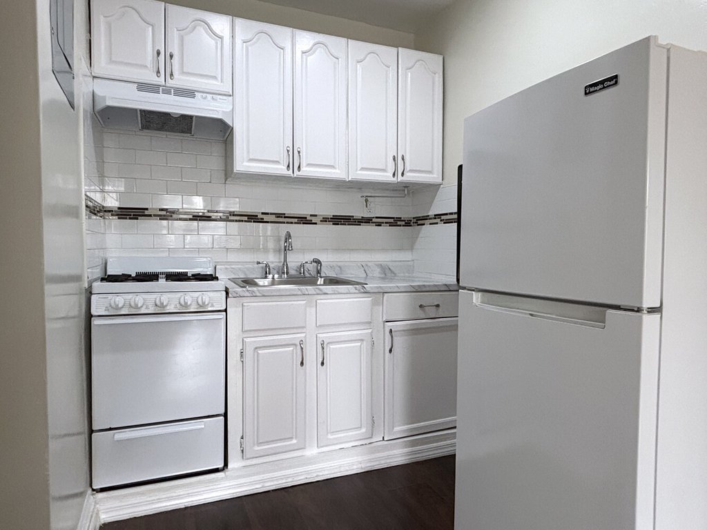 112 West 121st Street, Unit 8 photo 6