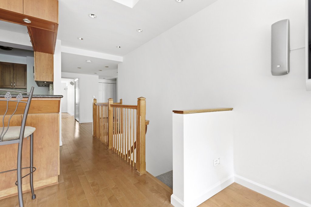 333 East 46th Street, Unit 6H photo 5
