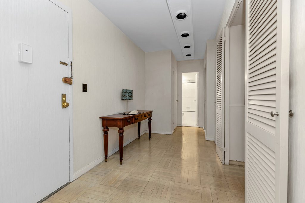 220 East 54th Street, Unit 5E photo 3